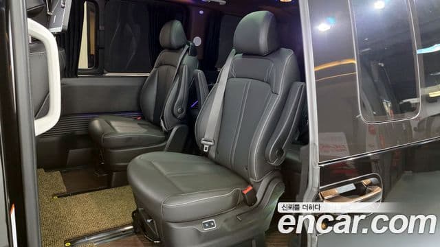 Hyundai Staria Inspiration, 2025 11