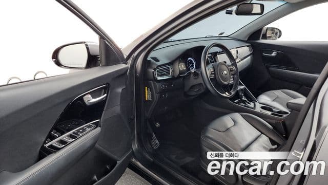 Kia Niro Prestige, 2017 10