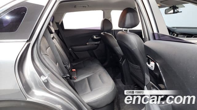 Kia Niro Prestige, 2017 12