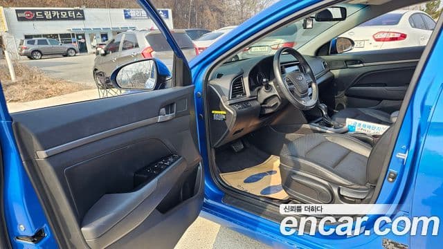 Hyundai Avante AD Special, 2017 10