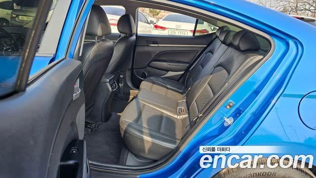 Hyundai Avante AD Special, 2017 11