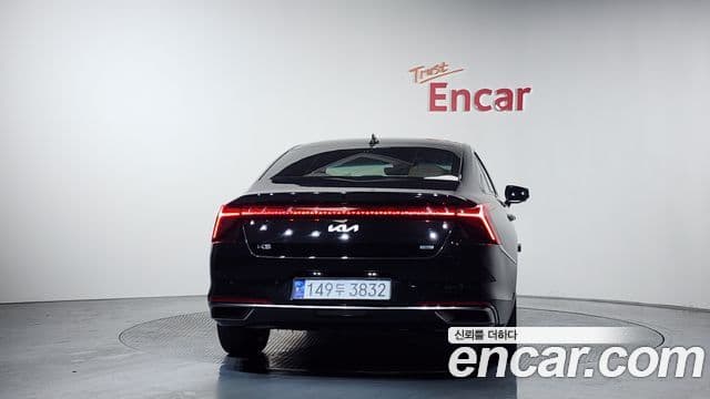 Kia K8 гибрид Signature, 2022 4