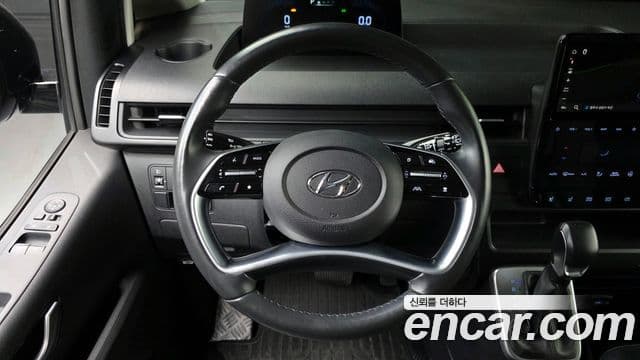 Hyundai Staria Modern, 2022 17