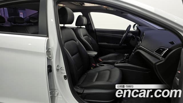 Hyundai Avante AD Special, 2016 10