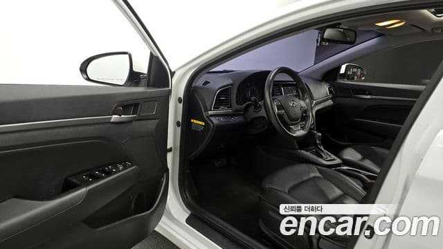 Hyundai Avante AD Special, 2016 11