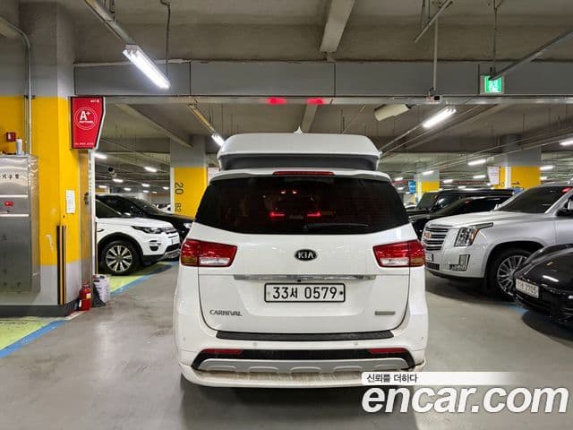 Kia All New Carnival Noblesse, 2016 4