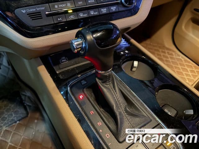 Kia All New Carnival Noblesse, 2016 9