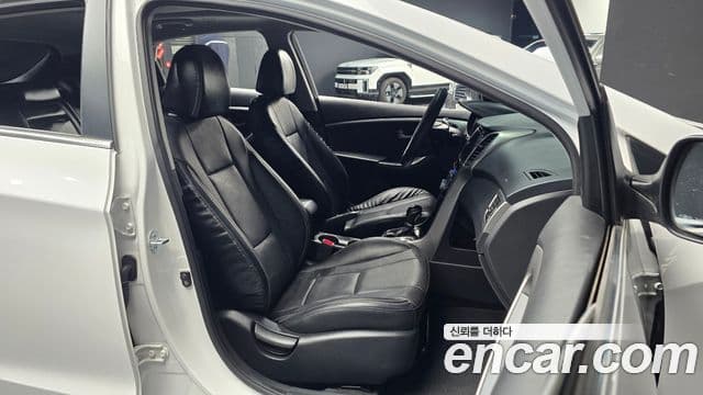 Hyundai i30(новый кузов / новое поколение) 1.6 GDI Unique, 2012 10