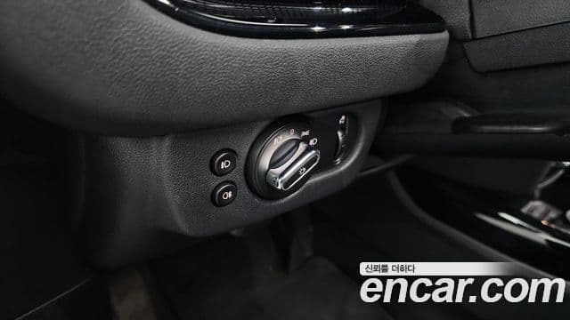 Mini Cooper D 클럽맨 2세대, 2019 16