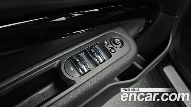 Mini Cooper D 클럽맨 2세대, 2019 17