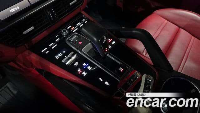 Porsche Cayenne (PO536), 2022 9