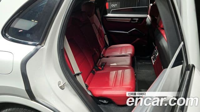 Porsche Cayenne (PO536), 2022 12