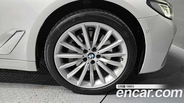 BMW 5시리즈 (G30) Luxury, 2023 все фото