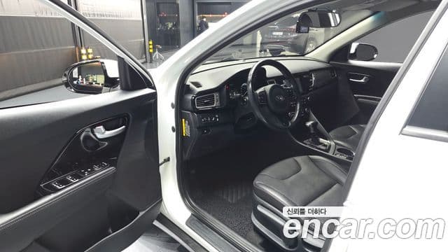 Kia Niro Prestige, 2018 10