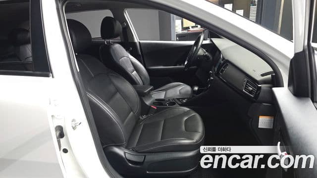 Kia Niro Prestige, 2018 11