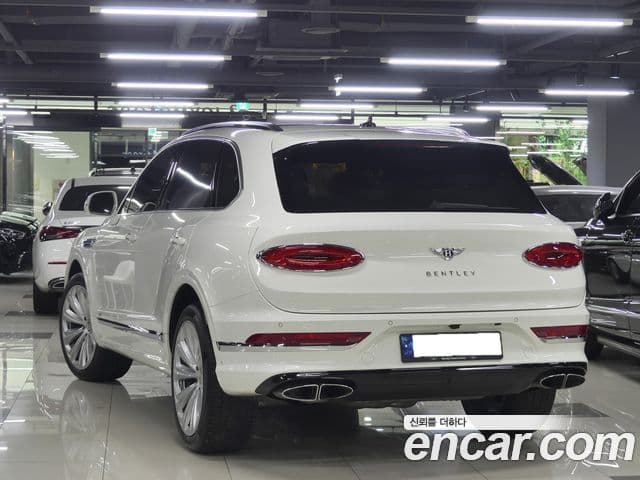 Bentley Bentayga 4.0 V8, 2021 3