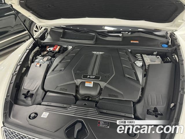 Bentley Bentayga 4.0 V8, 2021 все фото