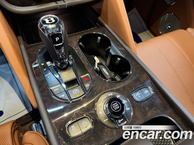 Bentley Bentayga 4.0 V8, 2021 11