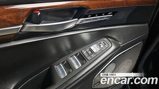 Genesis EQ900 Prestige, 2018 20