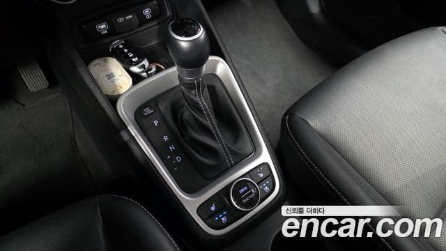 Hyundai Venue Premium, 2023 9