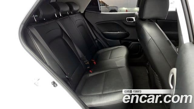 Hyundai Venue Premium, 2023 12