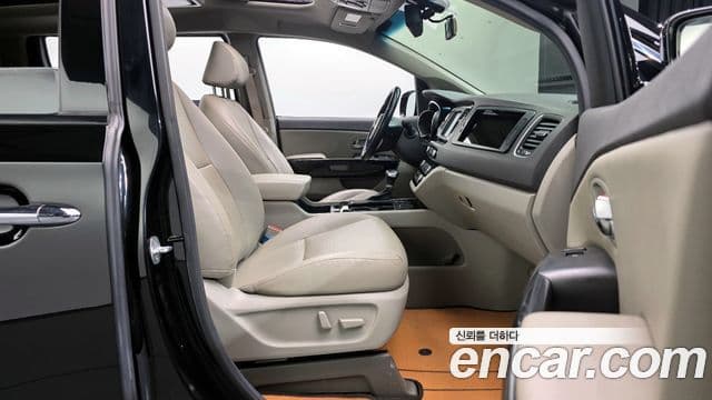 Kia All New Carnival Prestige, 2017 10