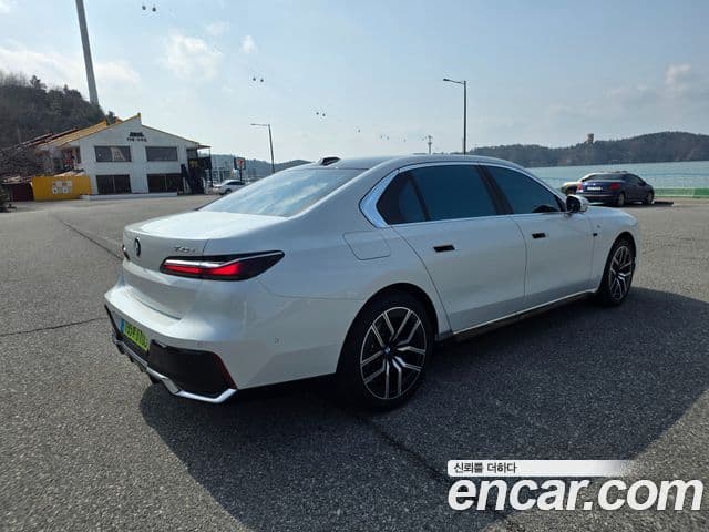 BMW 7시리즈 (G70) 740d xDrive M Sport, 2025 все фото