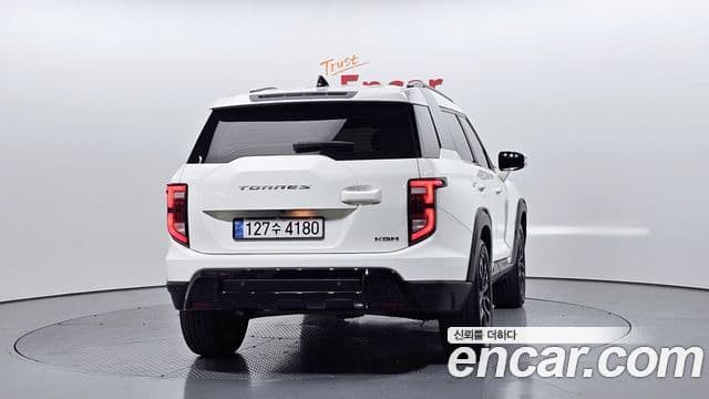 KG모빌리티(SsangYong) Torres Black Edition, 2024 4