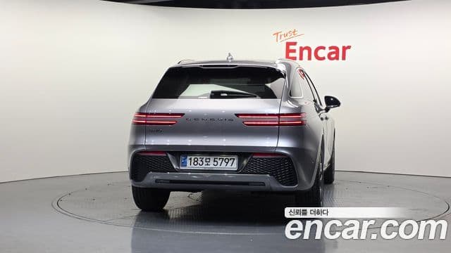 Genesis GV70, 2021 4