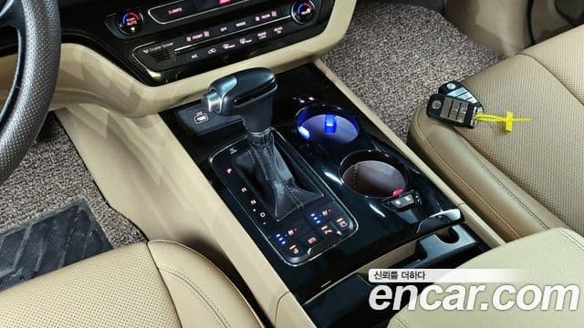 Kia All New Carnival Noblesse, 2016 9
