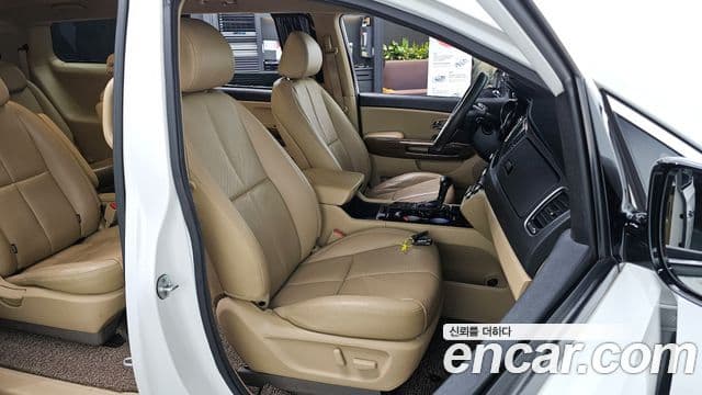 Kia All New Carnival Noblesse, 2016 10