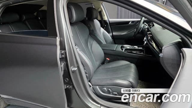 Genesis G80 (RG3) бензин 2.5 турбо 2WD, 2023 12