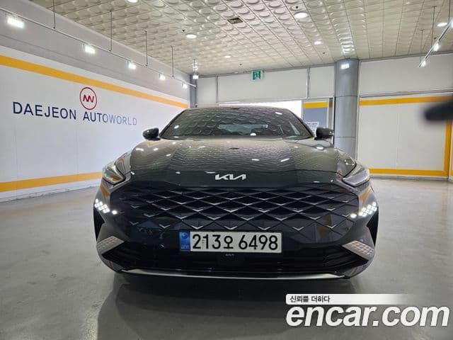 Kia K8 гибрид Signature, 2023 1