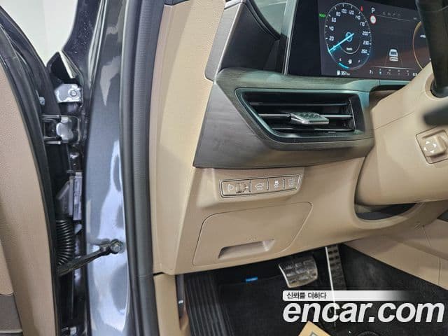 Kia K8 гибрид Signature, 2023 10