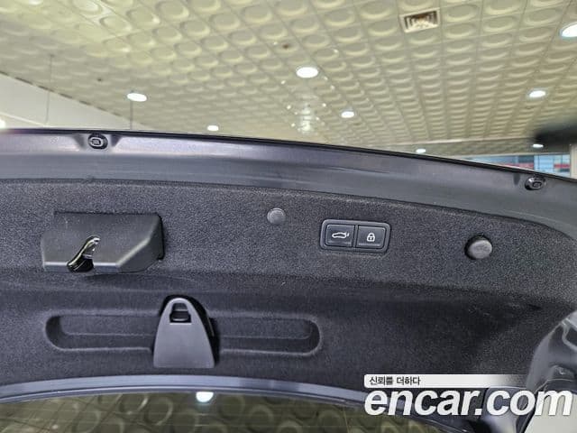 Kia K8 гибрид Signature, 2023 18