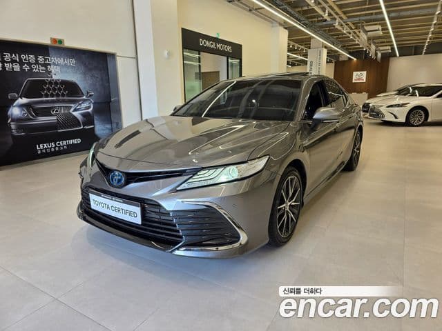 Toyota 캠리 (XV70) 2.5 XLE гибрид