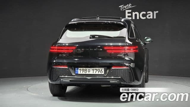 Genesis GV70, 2023 4