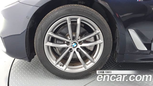 BMW 5시리즈 (G30) 520d M Sport, 2018 все фото