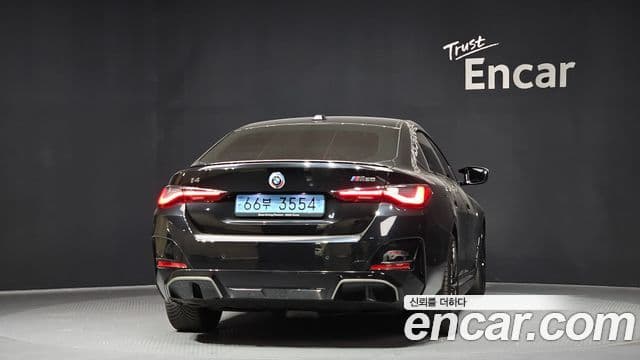 BMW i4, 2023 4