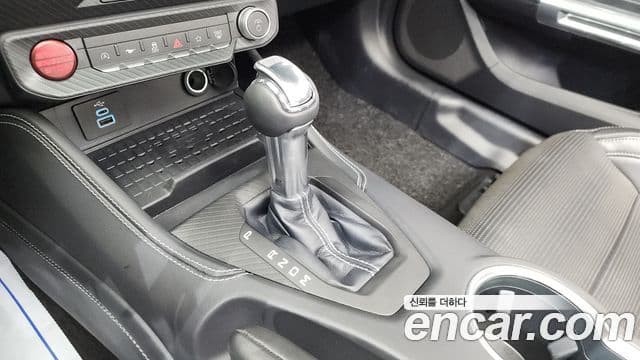 Ford Mustang 7세대 2.3 EcoBoost Premium кабриолет, 2024 9