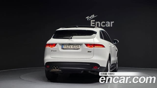 Jaguar F-PACE Prestige, 2020 4