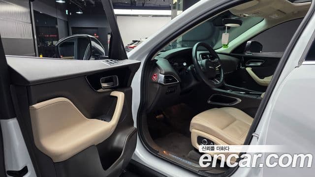 Jaguar F-PACE Prestige, 2020 10