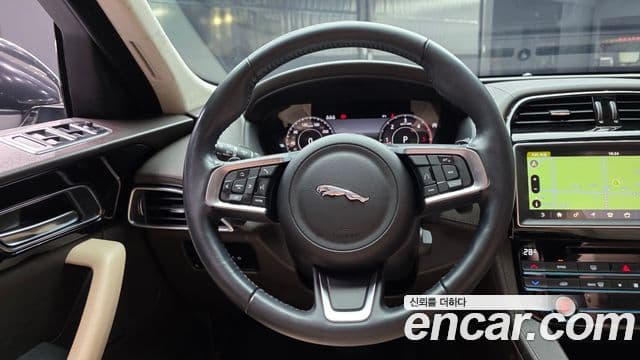 Jaguar F-PACE Prestige, 2020 13