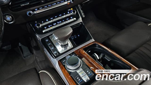 Genesis EQ900 Prestige, 2016 9