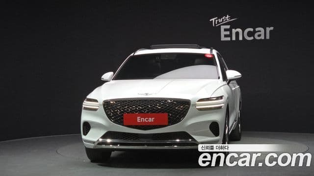 Genesis GV70, 2021 3