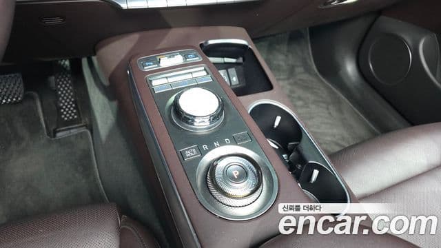 Genesis GV70, 2021 9