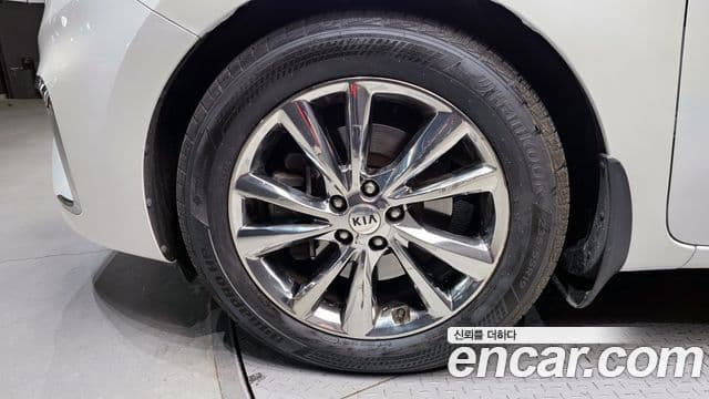 Kia The / новый New Carnival VIP, 2019 все фото