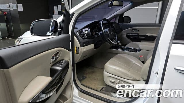 Kia The / новый New Carnival VIP, 2019 11