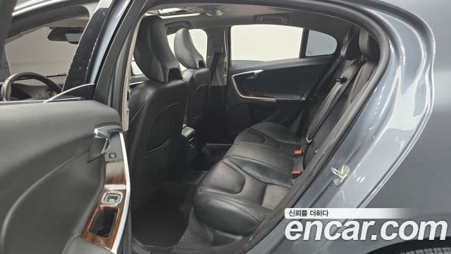 Volvo S60 2세대, 2018 13