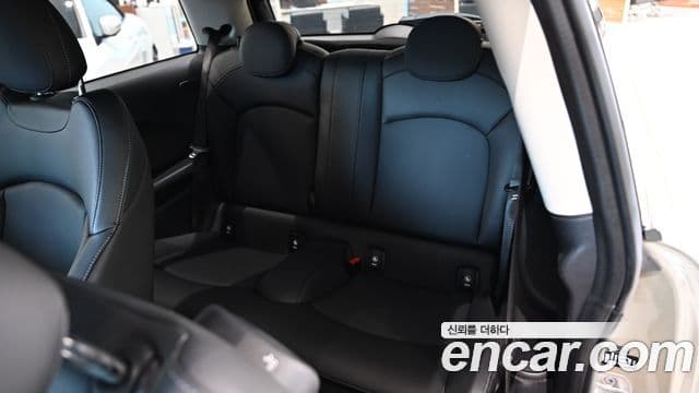 Mini Cooper 3세대, 2020 10